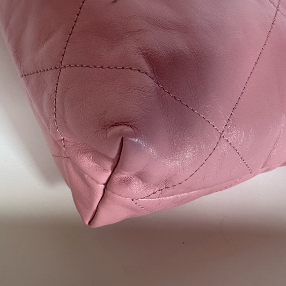 EUC Chanel Small 22 Bag Pink Calfskin Antique Gold Hardware - Picture 8 of 16